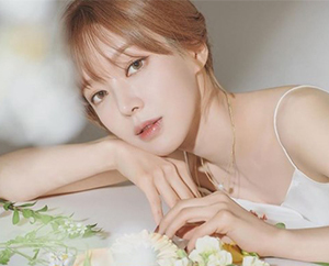 'AOA 출신' 초아, 꽃보다 화사한 비주얼