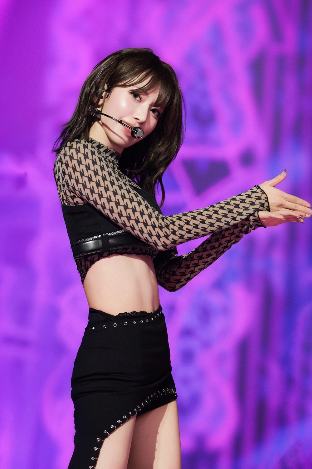 르세라핌 사쿠라 “날 빛나게 해준 피어나, 진심으로 사랑해” 눈물
