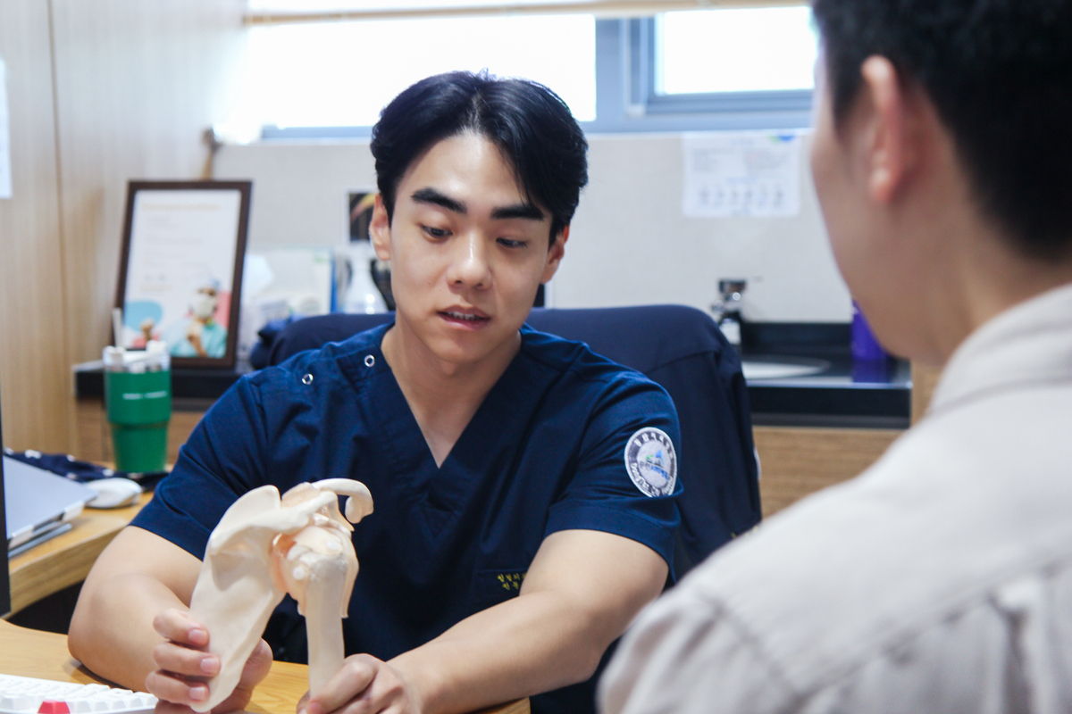 여름철 어깨에 찌릿한 통증, 회전근개 파열일 수도?