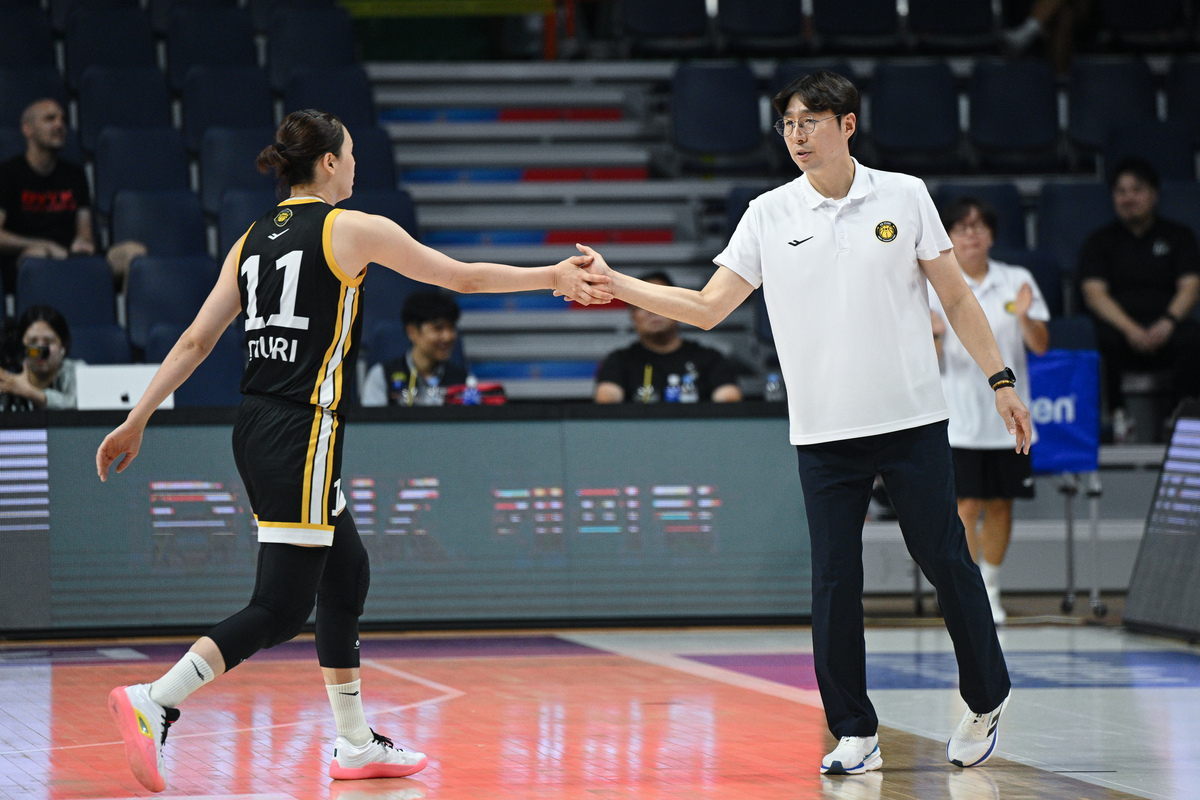 국보센터 공백에도 박신자컵 최종 4위… KB, 본무대 기대되네