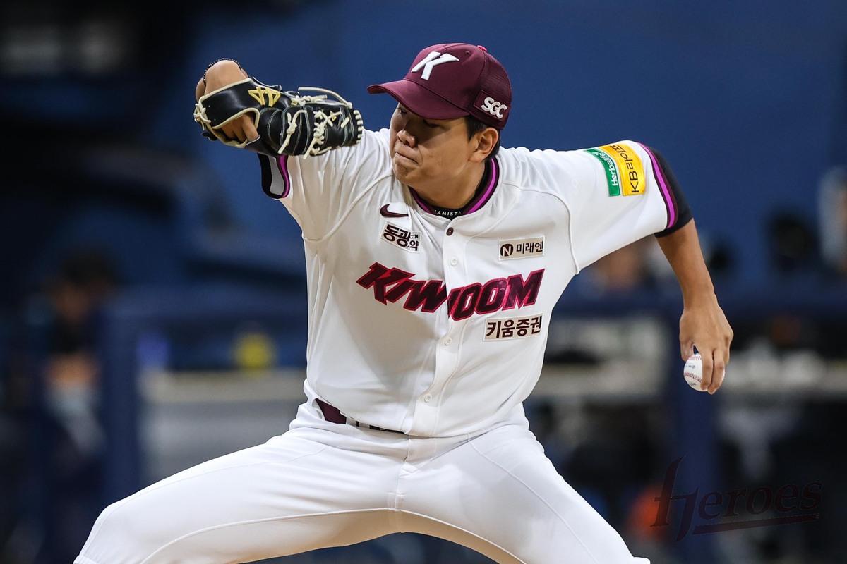 3이닝 완벽투로 데뷔 첫 SV…설종진 감독대행 “박정훈, 기대”