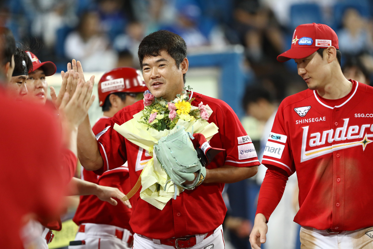 베테랑의 힘…노경은, 3시즌 연속 30홀드 ‘리그 최초’