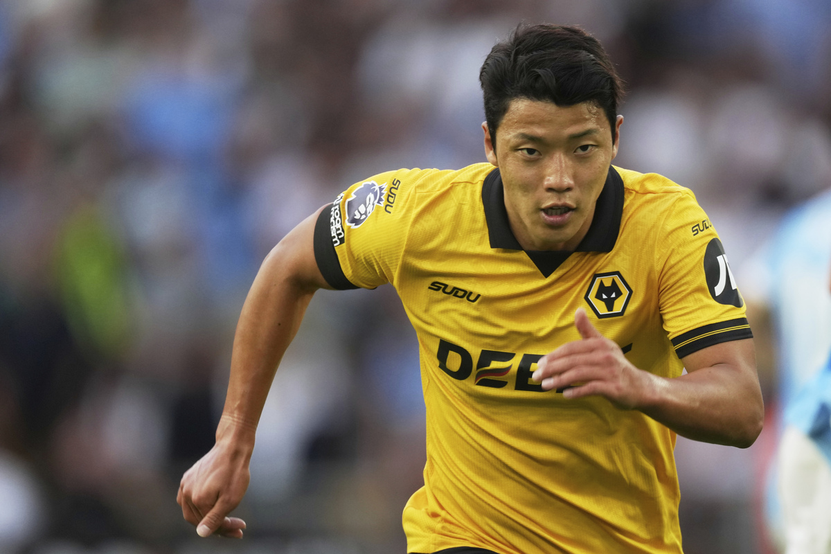 황희찬 77분 뛰고 공격포인트 없이 교체… 김민재는 결장