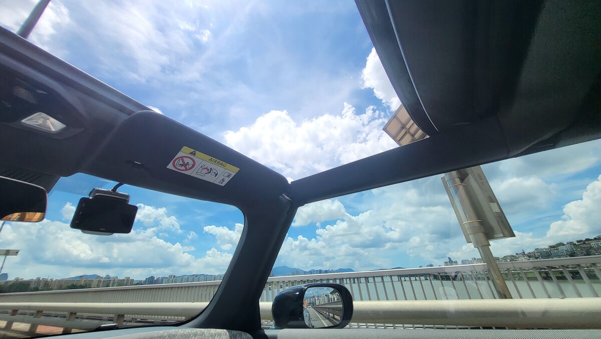 [시승기] 도심과 대자연…미니 컨버터블의 낭만