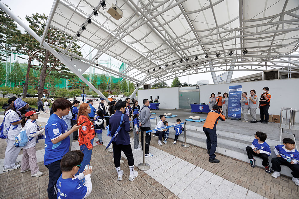 프로축구 수원, 대한적십자사 경기혈액원과 함께하는 ‘청백적의 히어로 데이’