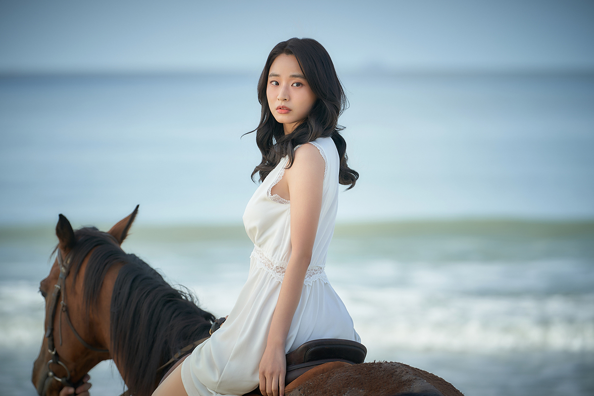 [이슈스타] ‘애마’ 2500:1 뚫었다…방효린에 빠질 시간