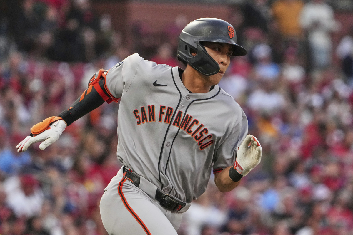 ‘5G 연속 무안타’ 침묵 길어진 이정후, 선발 제외 후 대주자 출전… SF는 4연패 탈출