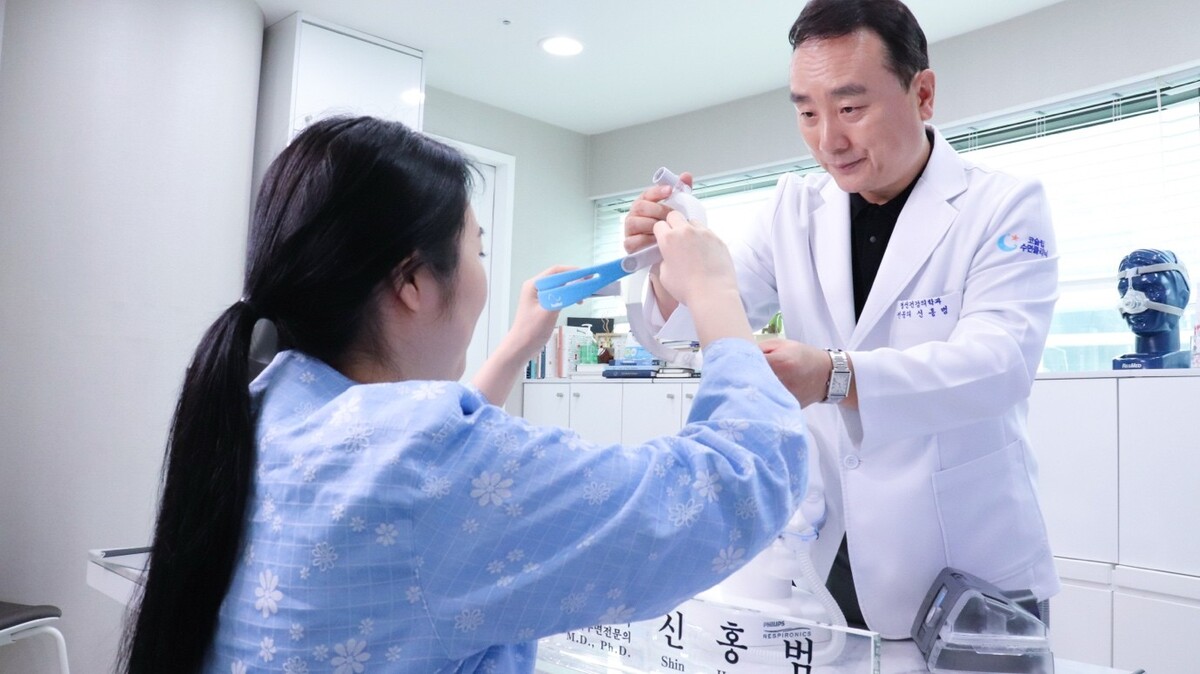 여성 수면무호흡증 환자↑ "코골이 심하다면 의심"