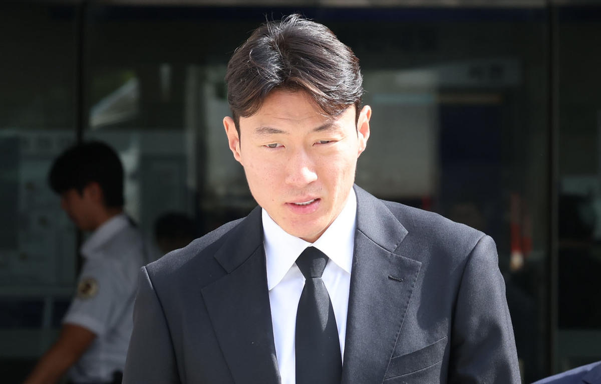 “황의조, ‘준 영구제명’으로 국내 활동 불가” 대한축구협회 입장문