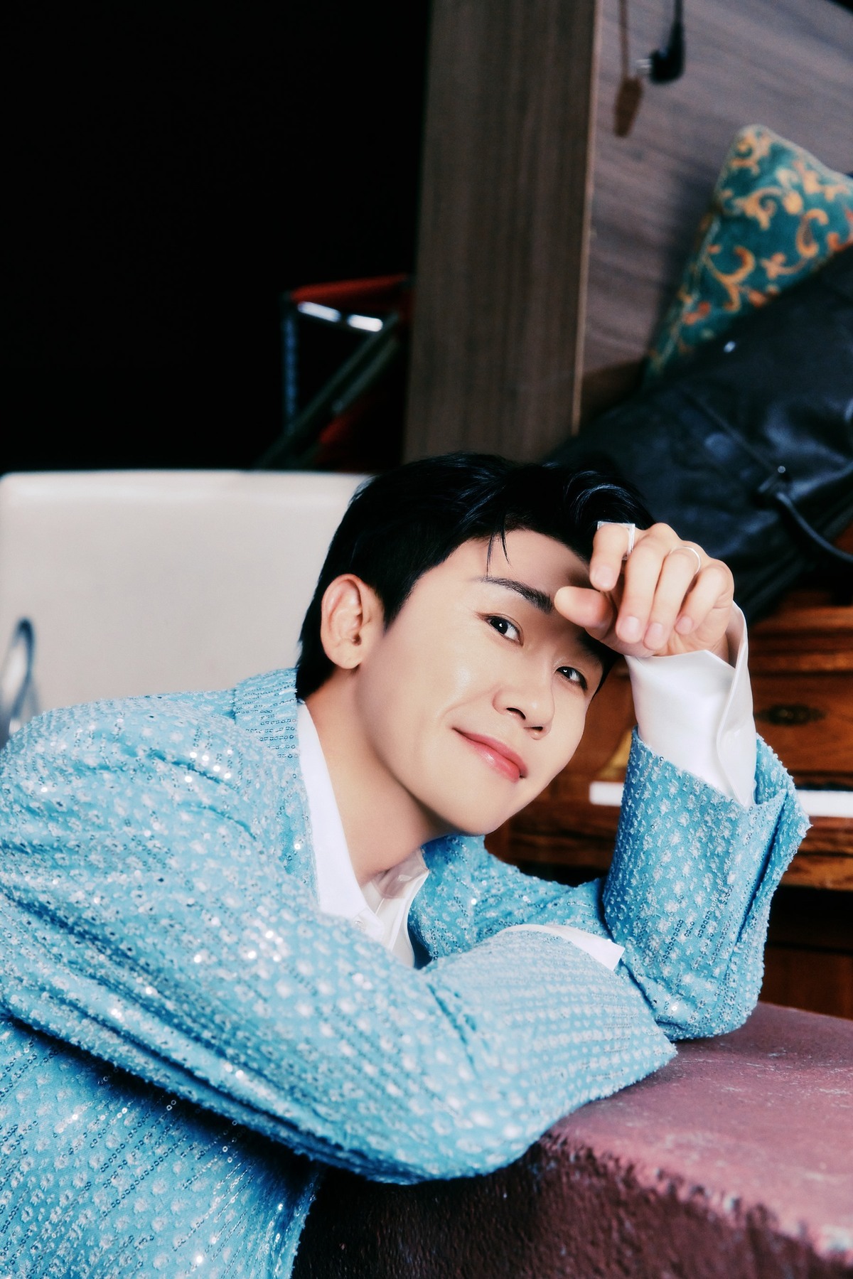 영탁, ‘개는 훌륭하다’ 새 MC 발탁…이경규와 호흡 맞춘다