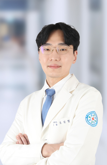 발 접질렀을 때 발목통증 지속되면… 발목인대치료 필요