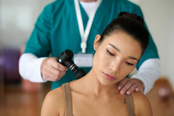 [한승오의 볼륨미학] 아이돌이 두려워하는 근육, 승모근