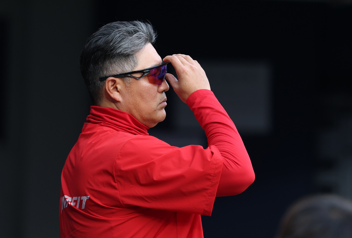 [토크빅스] 쫓기는 입장이지만… 이숭용 SSG 감독의 당부 “부담 좀 내려놓자”