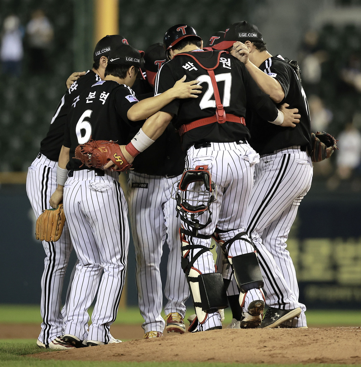 기어코 줄여냈다… KS 직행 성큼 다가간 LG, 한화 잡고 매직넘버 ‘1’