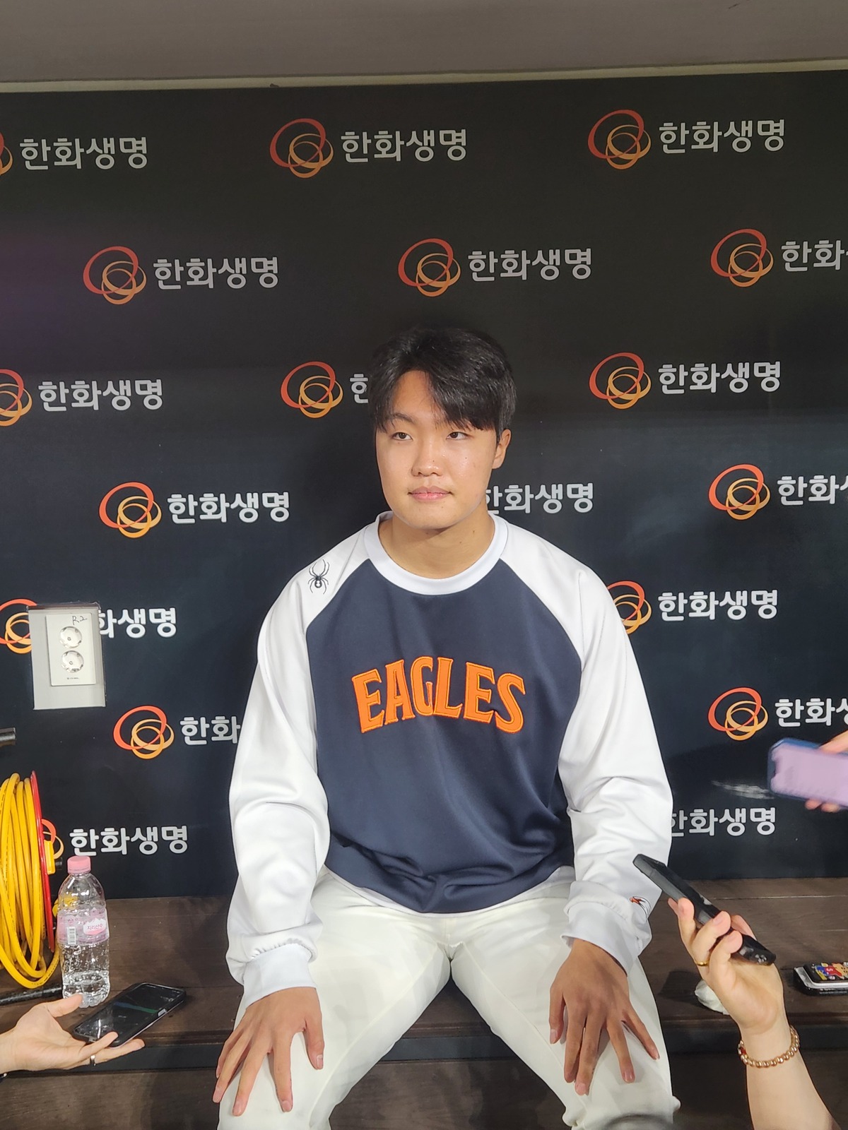 폰세를 대신한다는 중압감, ‘고졸루키’ 정우주가 털었다… 독수리 군단의 밝은 미래