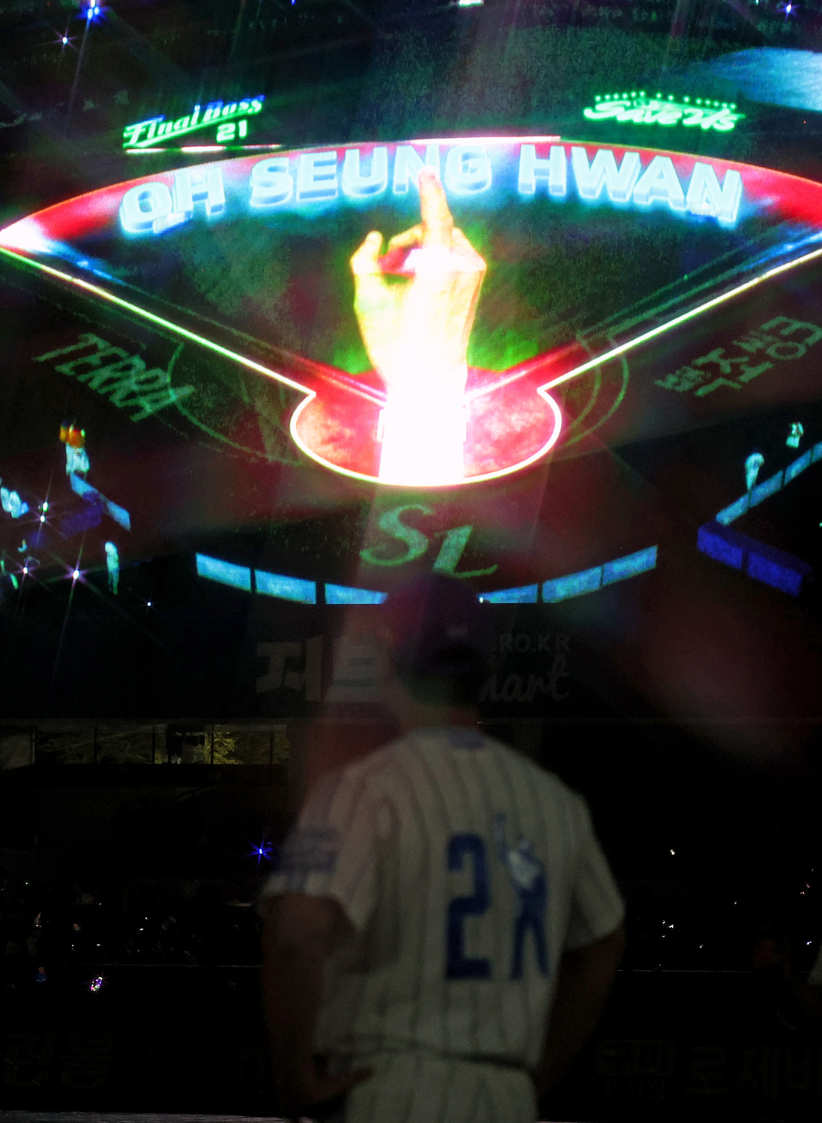 펑펑 울어버린 ‘끝판대장’…오승환 “다시 태어나도, 야구하겠다”