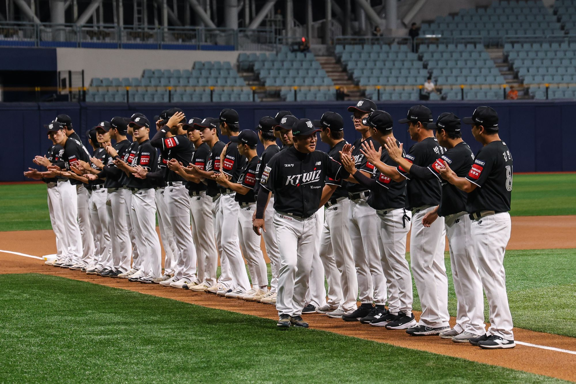 “모두 선수들의 공입니다” KT, ‘최강’ 상무 꺾고 퓨처스 초대 챔피언 등극