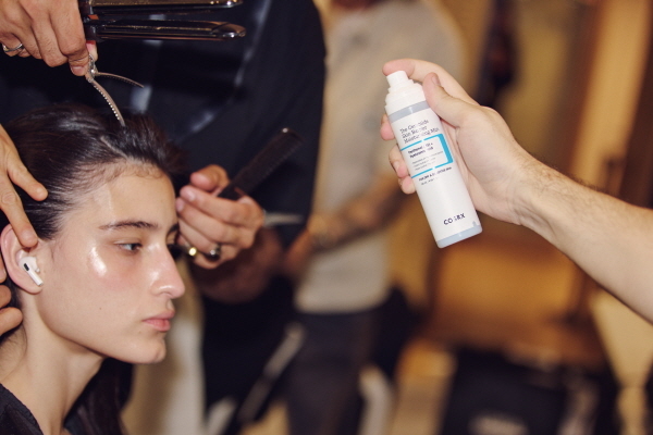 코스알엑스, 파리 패션위크 메인 시즌 백스테이지 공식 스폰서 선정