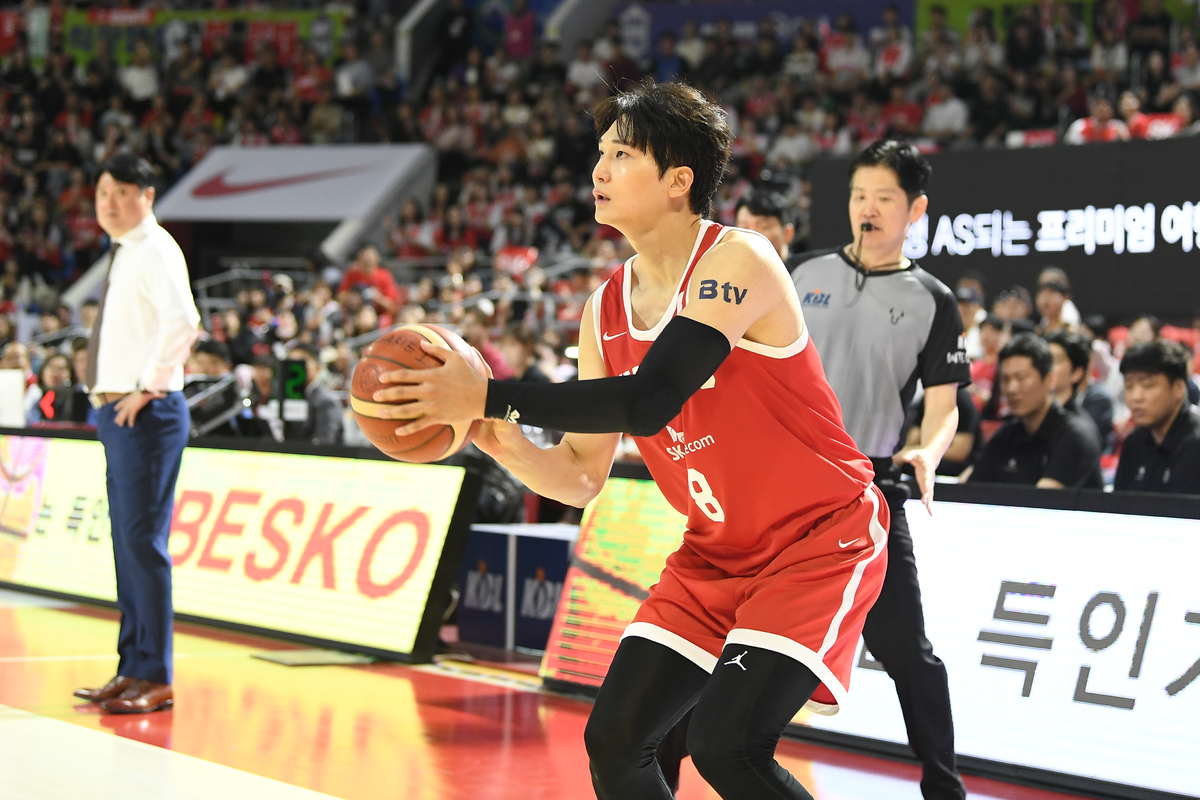 통신사 더비, SK가 활짝 웃었다… 시소게임 뒤흔든 ‘안영준+워니’