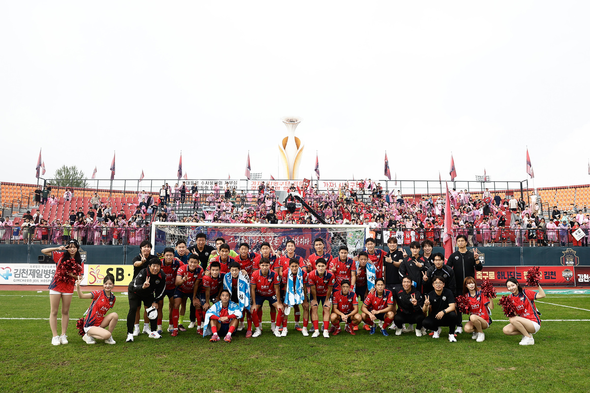 ‘올 시즌 첫 3연승!’ 김천상무, 울산 완파하고 정규라운드 마지막 홈경기 승리