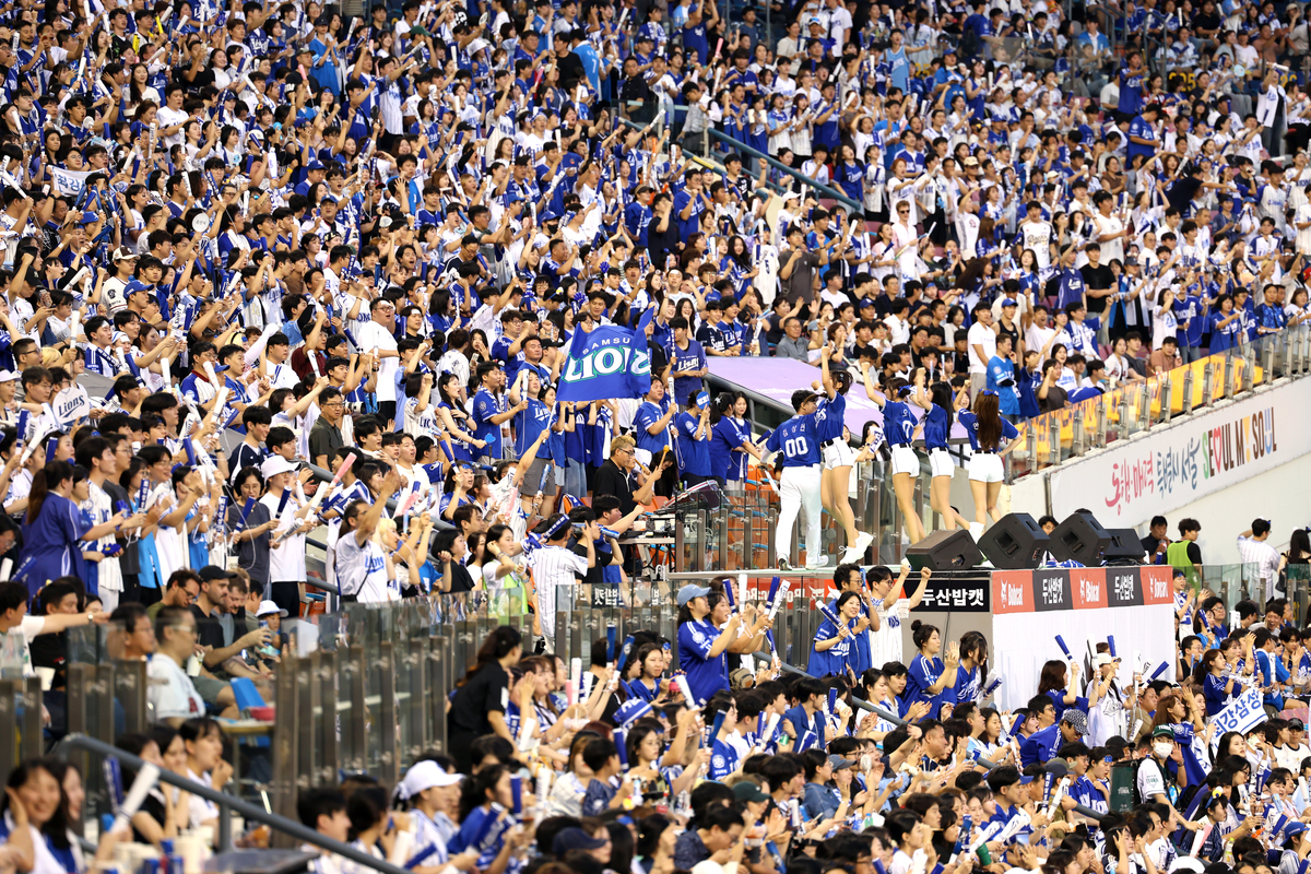 [WC2] 가을비도, 야구팬들의 열정을 막을 순 없다…WC 2차전도 매진