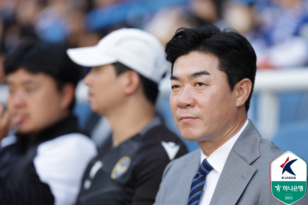 강행군 속 의미 있는 무승부… 윤정환 “선수들 지쳤는데 잘해주고 있다”