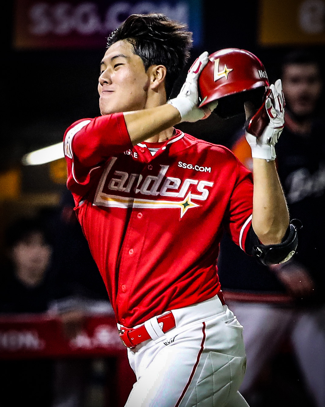 안타 3개가 모두 홈런… 포수 이율예, SSG 고졸 야수 신인 최초 PS 승선