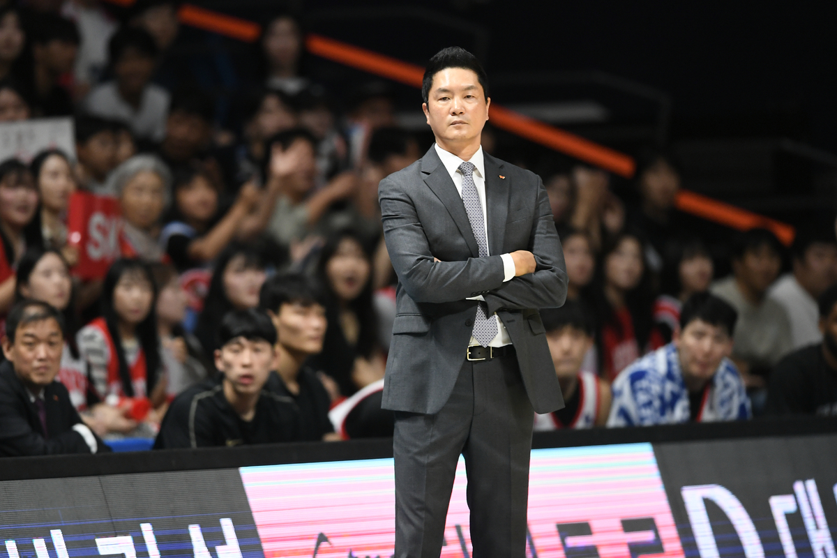 ‘전희철 감독-조상현 코치’ 농구월드컵 아시아예선 임시 감독 체제 “복수 외국인 지도자와 면접 진행 중”