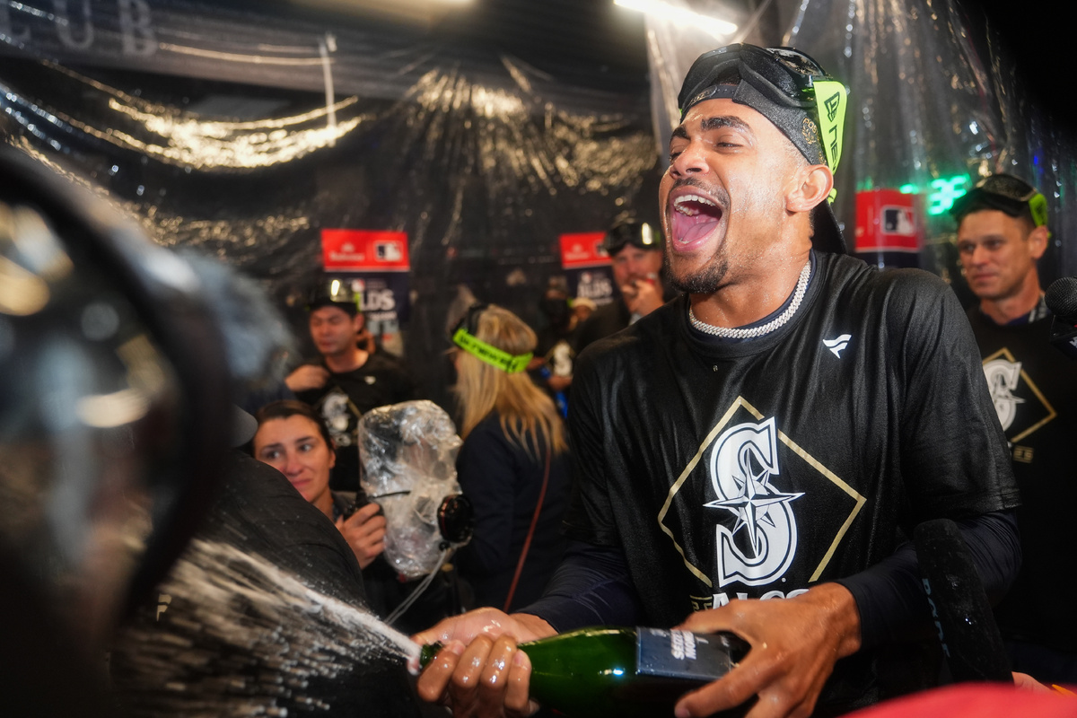 24년의 시간을 건너… 끝내기로 디트로이트 잡은 시애틀, 이치로 시대 이후 첫 ALCS행