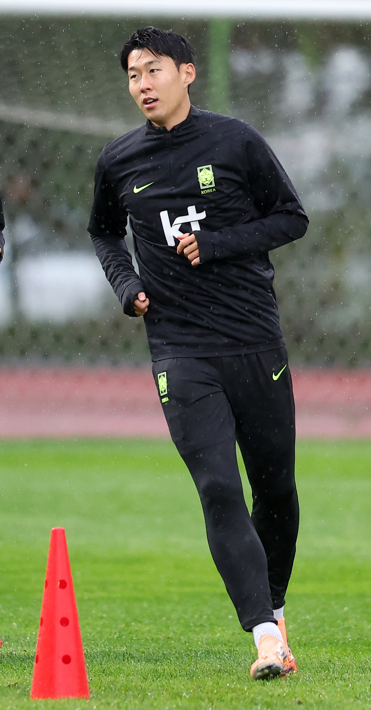 복병 파라과이의 강력한 방패… ‘브라질전 침묵’ 손흥민이 뚫는다