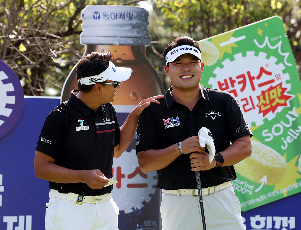 ‘불곰의 의지’ 이승택, 박카스 5병 마신 사연… 함박웃음 지으며 “버텨야죠” [더채리티클래식 비하인드]