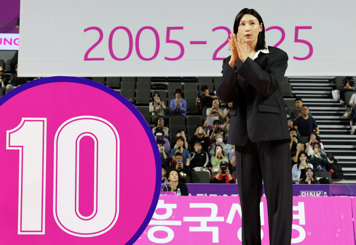 ‘아듀’ 김연경, 뜨거운 안녕… 흥국생명 10번 영구결번