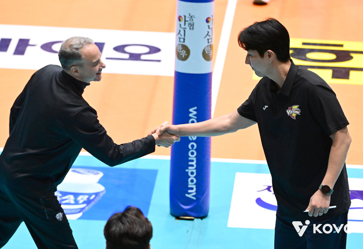 ‘2강’ 흔들 최고의 다크호스는 누구… 설레는 출발선 오른 우리카드-한국전력, 개막전에 웃을 팀은