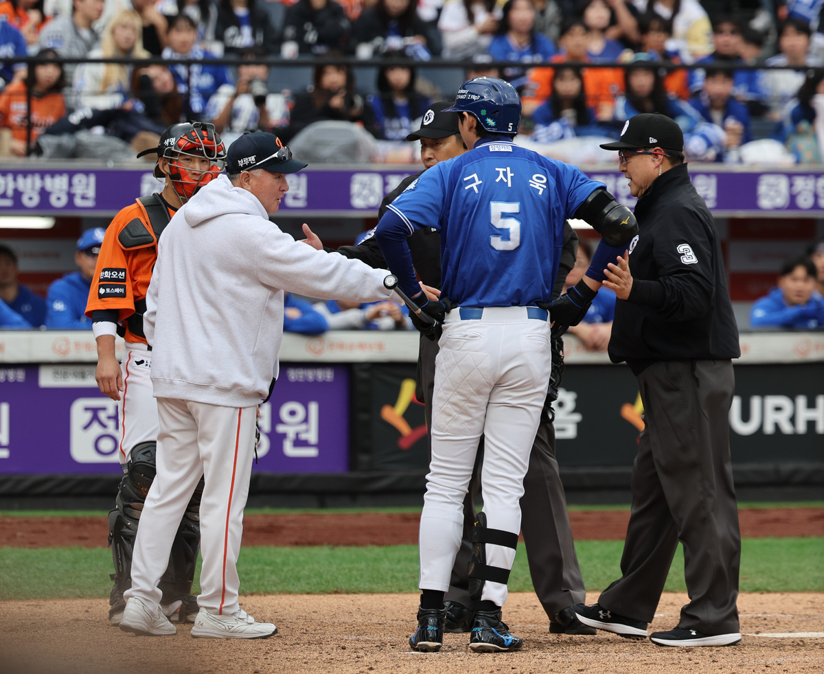 [PO2] “규정 악용” vs “몰랐다” 피치클록 ‘신경전’ 펼친 폰세-구자욱, 달랐던 입장