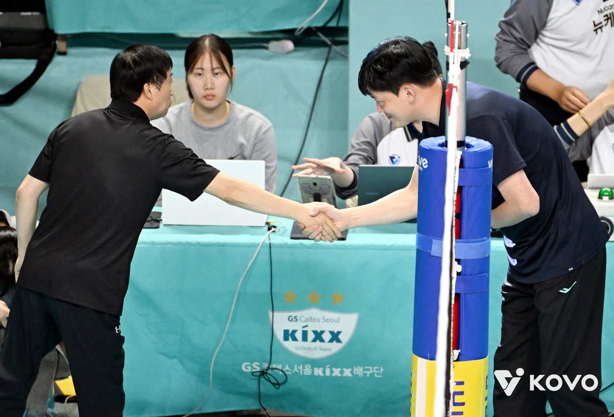 [토크박스] “제일 부담스러운 팀, GS죠” 김호철 한마디에 웃음 지은 이영택 “립서비스입니다”