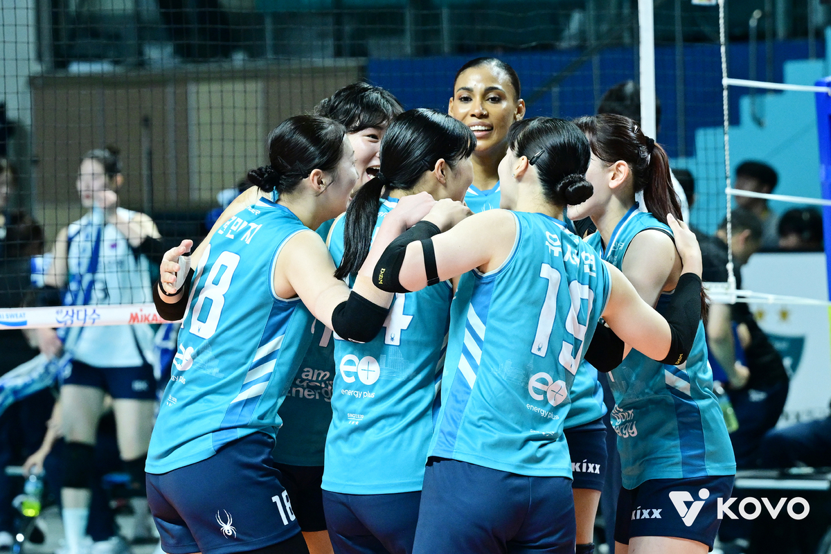 ‘실바 29점’ GS칼텍스, 홈 개막전서 우승후보 1순위 IBK기업은행 제압… 쾌승과 함께 올 시즌 ‘다크호스’ 우뚝