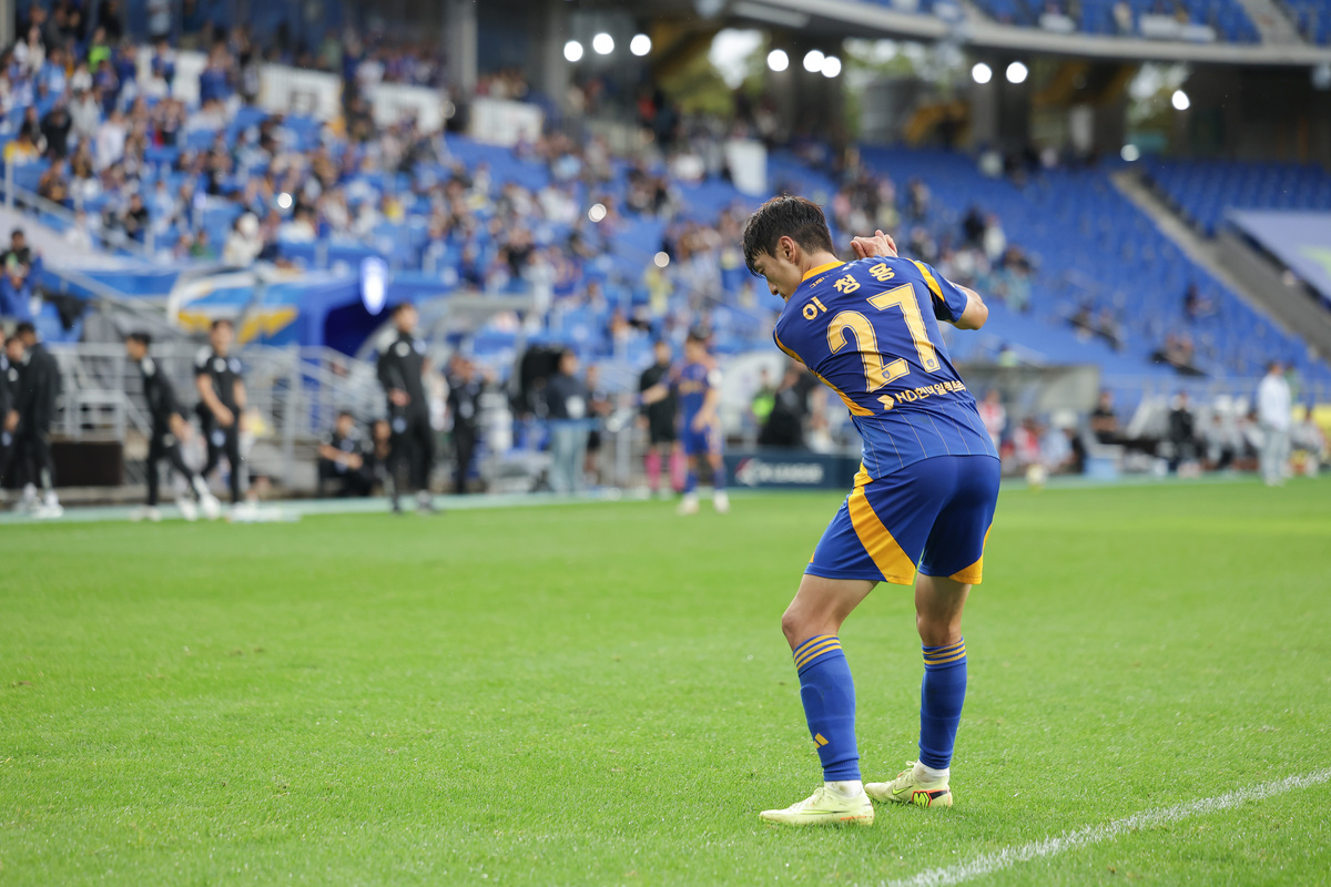 울산 내부 갈등 후폭풍… 신태용-이청용 불화설 수면 위로