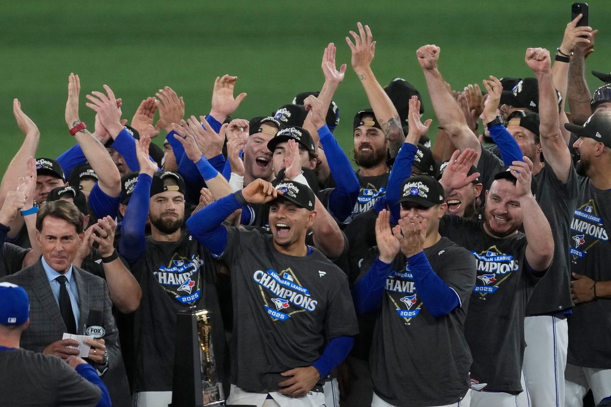 ALCS 7차전 ‘미라클’ 역전 수놓은 토론토, 시애틀 꺾고 다저스 기다리는 WS로… 32년 만에 트로피 도전