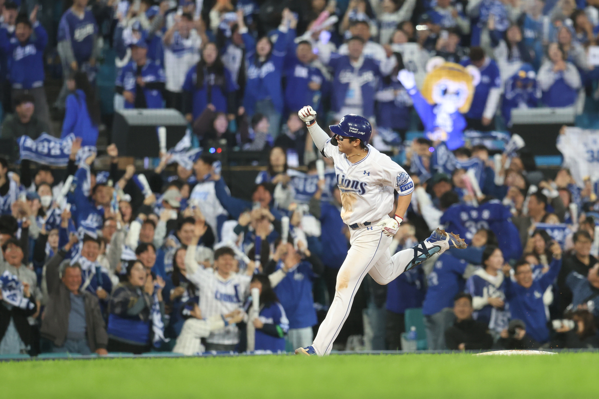 [PO4] 영웅의, 영웅에 의한, 영웅을 위한 한판… 사자군단 살린 히어로 “야구인생에서 1등으로 꼽을 경기”