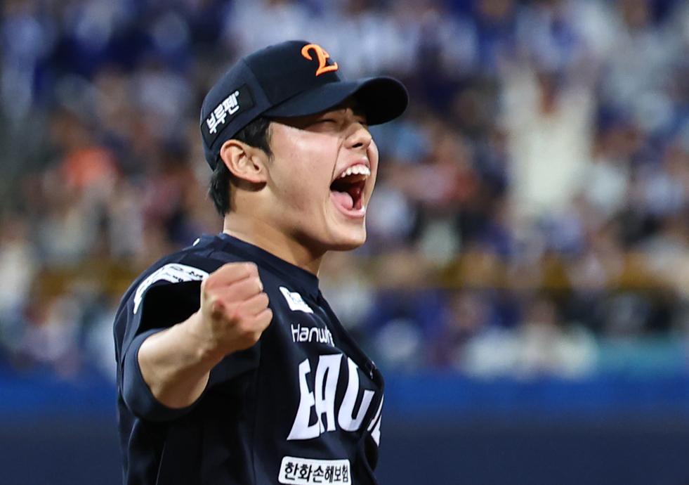 PO 5차전 등판 하지 않아도 존재감 최고… 문동주 생애 첫 MVP