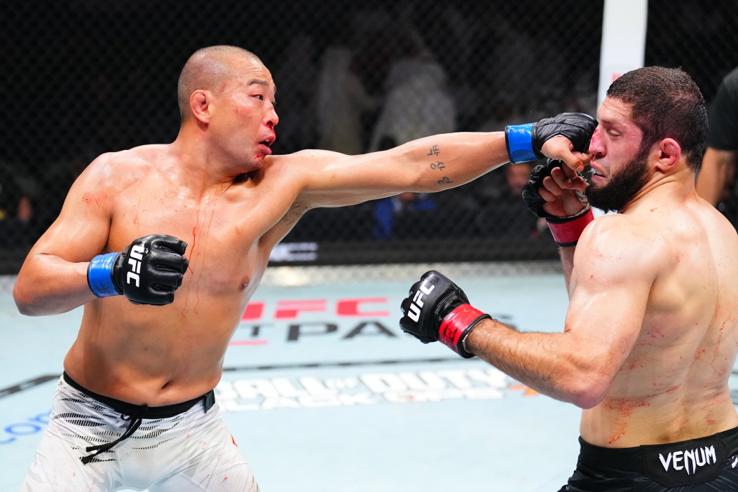 UFC 10승 문턱서 고배… 박준용, 알리스케로프에게 판정패