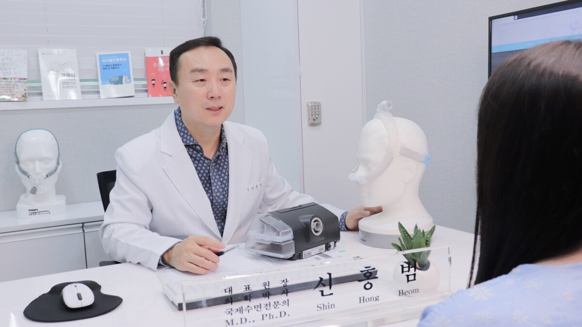 수면무호흡증 환자 치매 위험↑… 양압기 치료로 조기관리 하세요