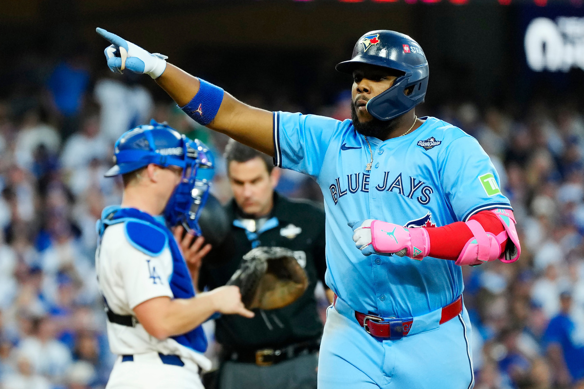 ‘게레로 주니어 역전포’ 앞세운 토론토, WS 2승2패 균형 맞춰… 오타니 6이닝 4실점