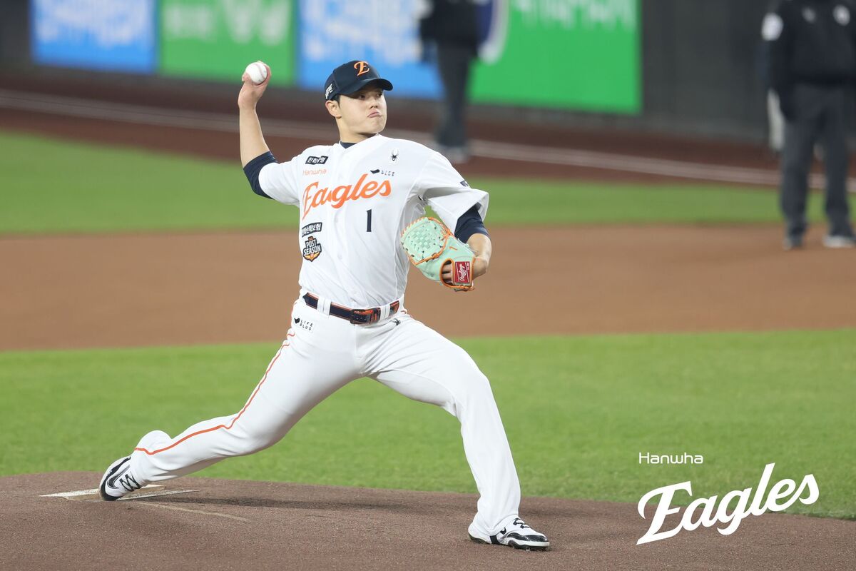 [KS5] ‘이게 아닌데’…문동주, 1이닝 만에 강판 “특이사항 없다”