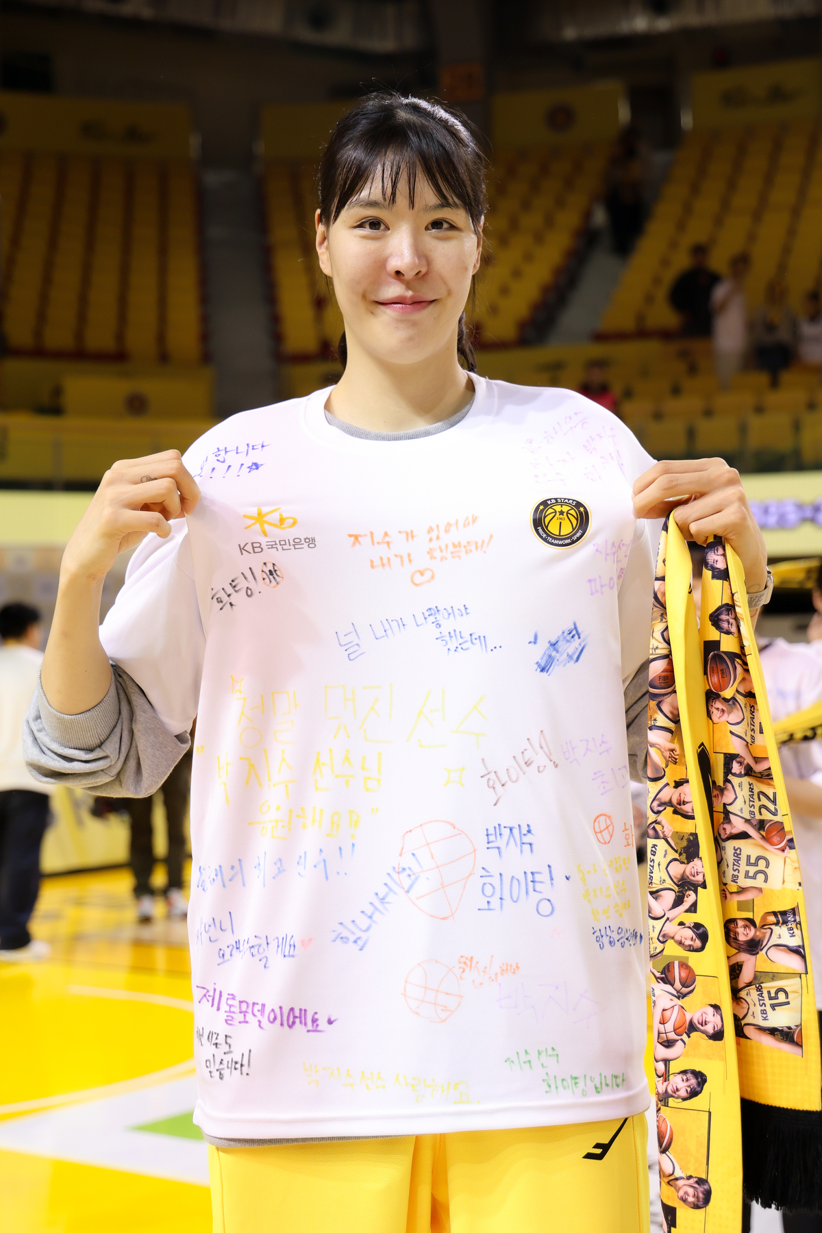 [SW인터뷰] 컴백한 '국보센터' KB 박지수 "응원이 그리웠습니다.
..우승 향해 달리겠습니다"