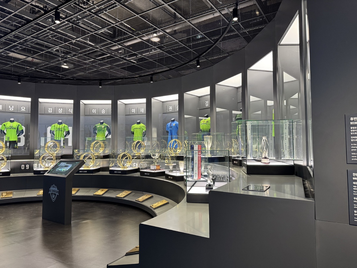 ‘우승으로 만든 트로피길’ 전북 현대의 ‘클럽 뮤지엄’…역사와 미래가 모두 담긴 공간에 입이 ‘떡’
