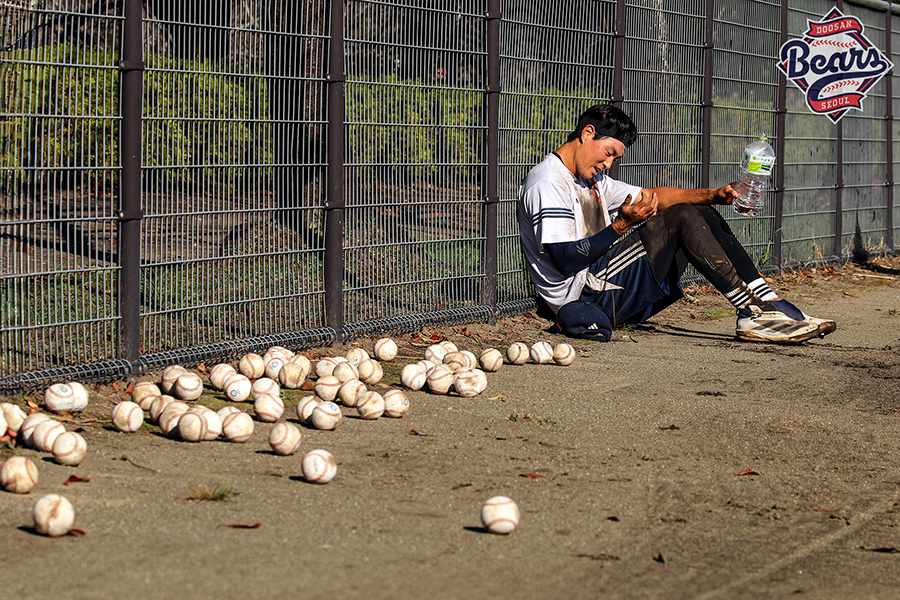 악 소리 나오는 ‘김원형표’ 지옥훈련… 두산 내야진, 디펜스 데이 삼매경