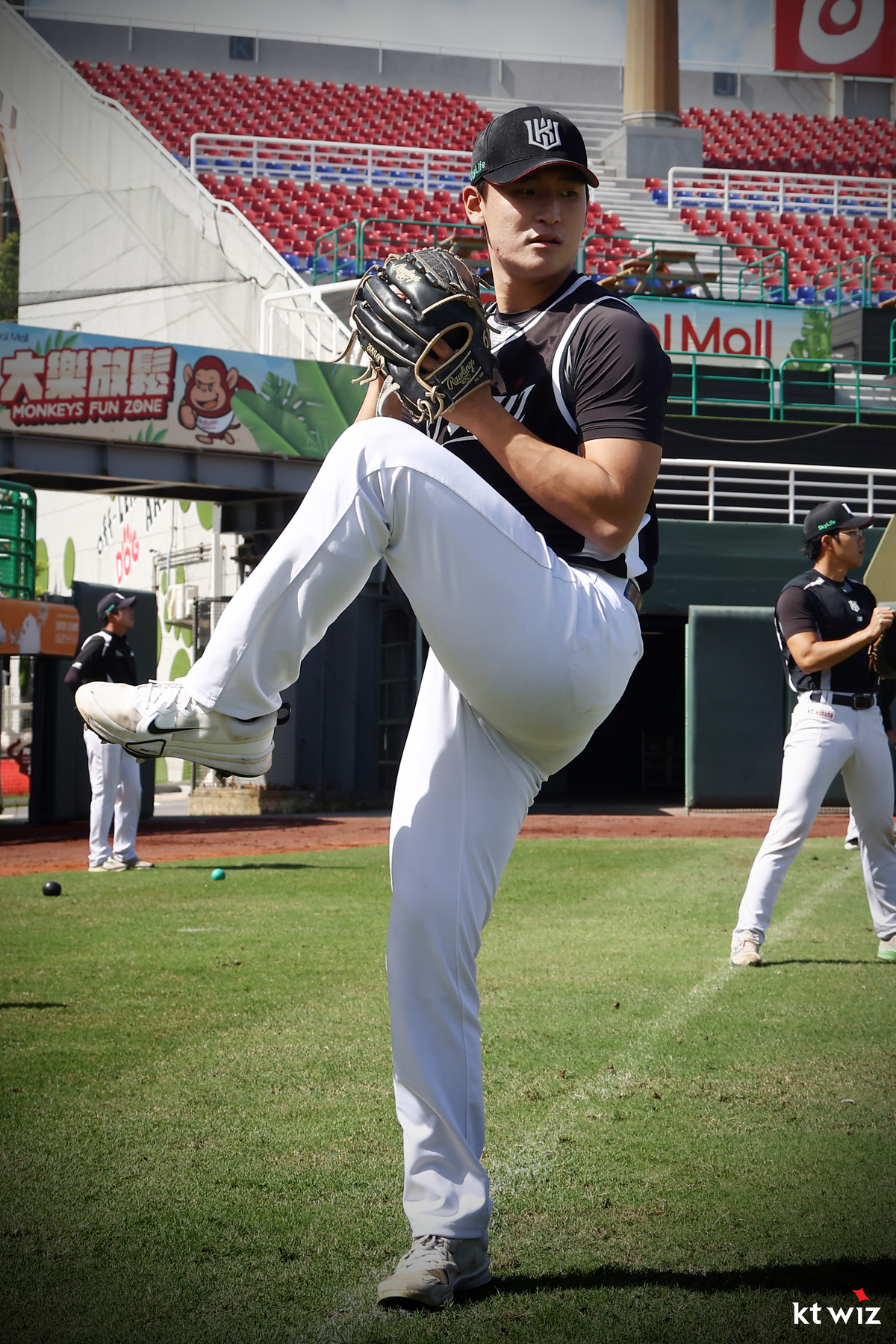 “슬라이더가 T.O.P급” 신인 박지훈 출격 채비… KT, 한국-일본-대만 교류전 나선다