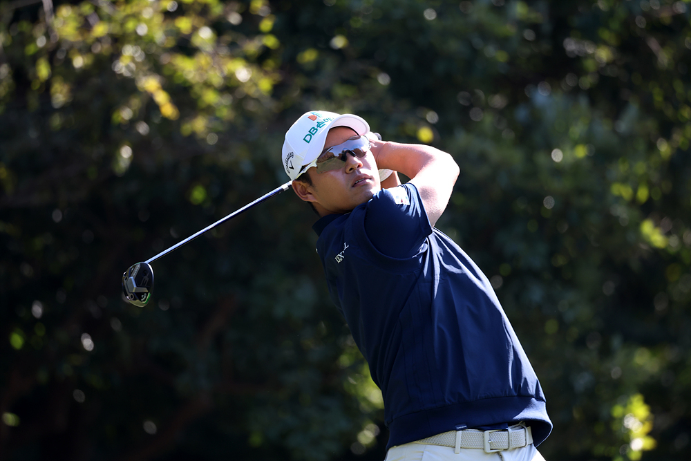 ‘PGA 투어 진출의 꿈’ 34살의 문도엽, 공동 1위 도약… "내 플레이에 집중할 것”[현장 인터뷰]