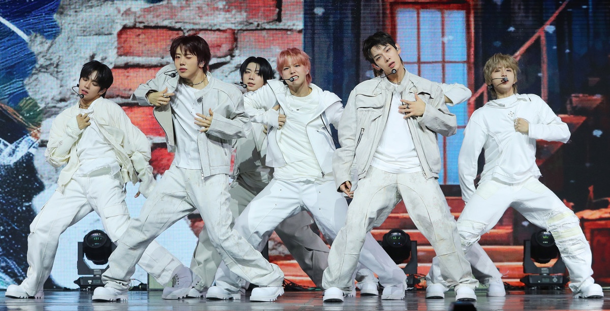 아홉, 초동 ‘36만장↑’ 돌파…커리어 하이 달성